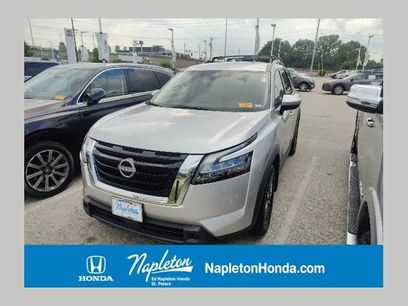Used 2023 Nissan Pathfinder SV