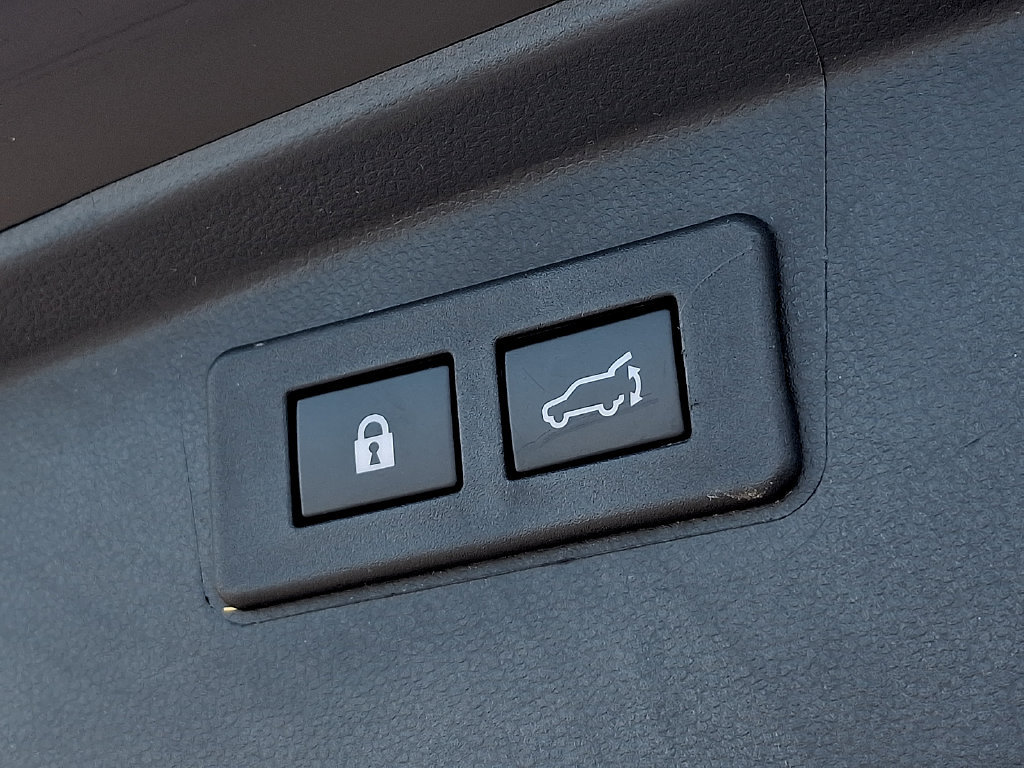 Used 2025 Subaru Outback Onyx Edition AWD/4WD image 30
