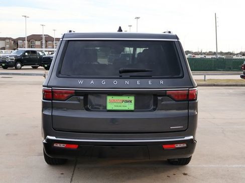 Used 2024 Jeep Wagoneer Series III image 6