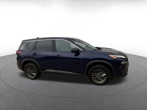 Used 2026 Nissan Rogue SV AWD/4WD image 2