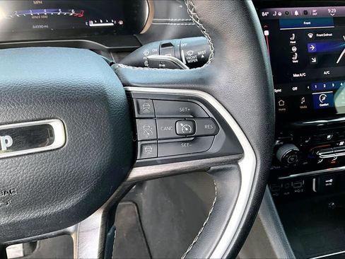 Used 2022 Jeep Grand Cherokee L Limited w/ Luxury Tech Group II image 23