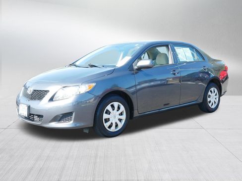 Used 2010 Toyota Corolla LE FWD image 3