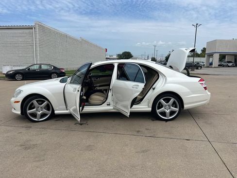 Used 2009 Mercedes-Benz S 550 4MATIC image 3