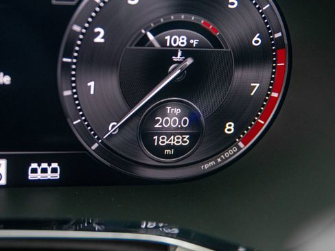 Used 2023 Bentley Flying Spur W12 image 16