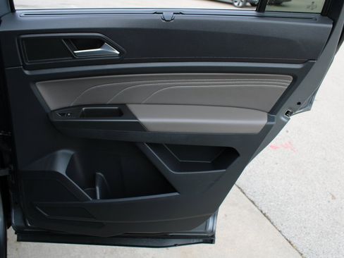 Certified 2022 Volkswagen Atlas SE image 24