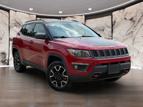 Used 2019 Jeep Compass Trailhawk AWD/4WD image 9