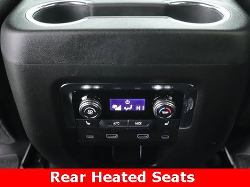 Used 2025 GMC Yukon Denali image 32