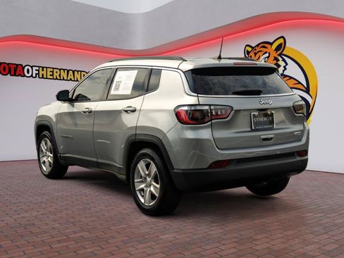Used 2022 Jeep Compass Latitude w/ Convenience Group FWD image 8