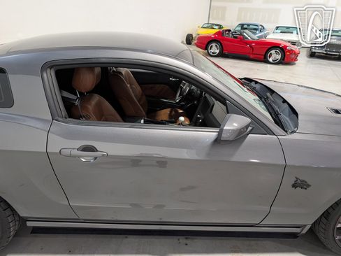 Used 2014 Ford Mustang GT Premium image 37