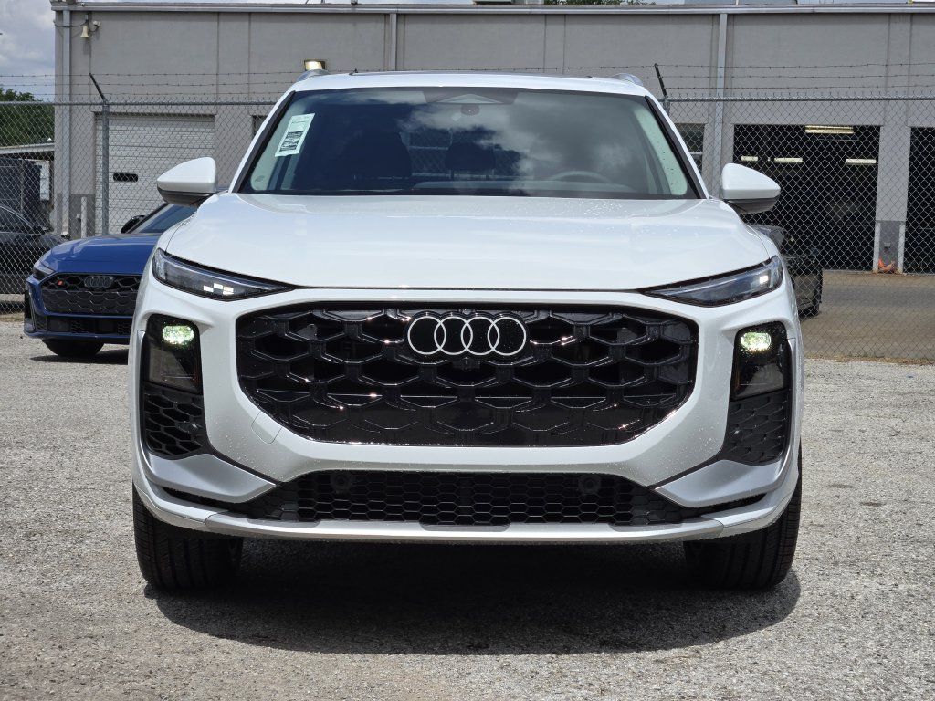 Used 2026 Audi Q3 quattro 2.0T w/ Driver Assistance Package AWD/4WD image 4