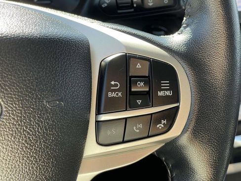 Certified 2022 Ford Explorer XLT w/ Equipment Group 202A image 11