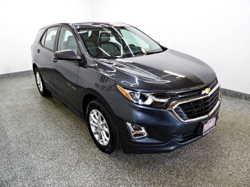 Used 2019 Chevrolet Equinox LS FWD image 3