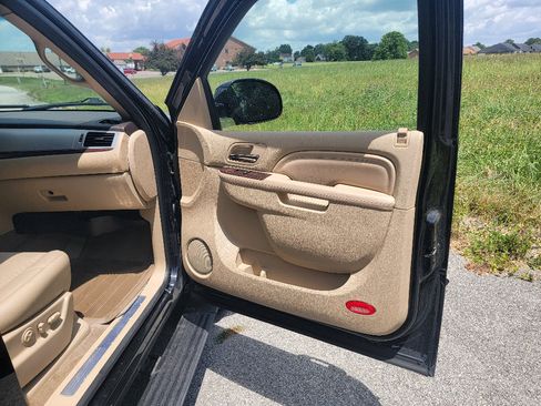 Used 2014 Cadillac Escalade Premium AWD/4WD image 34