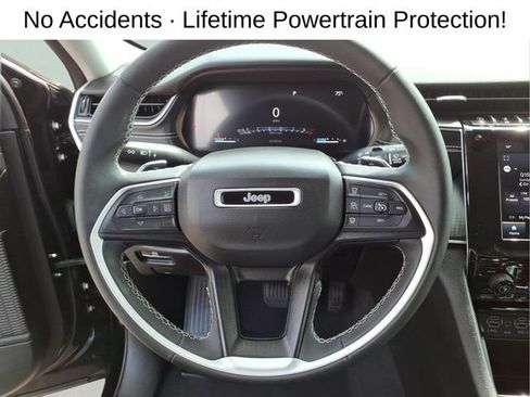 Used 2023 Jeep Grand Cherokee Laredo AWD/4WD image 16