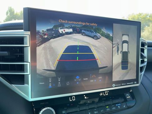 Used 2023 Toyota Tundra Platinum image 28