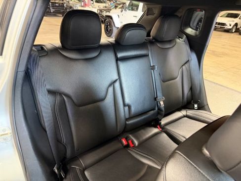 Used 2025 Jeep Compass Limited AWD/4WD image 29