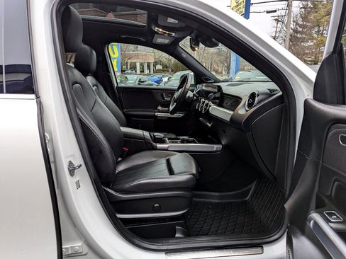 Used 2021 Mercedes-Benz GLB 250 4MATIC image 31