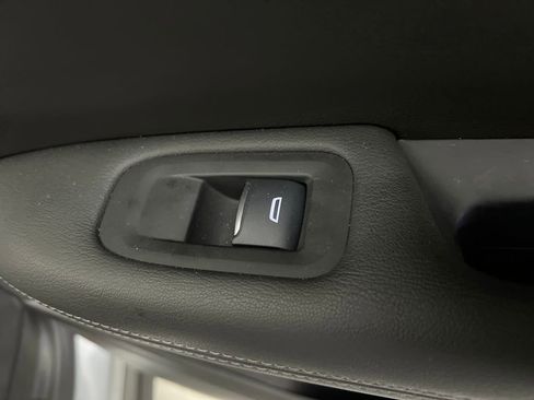 Used 2025 Cadillac XT6 Premium Luxury image 23