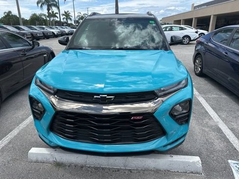 Used 2022 Chevrolet TrailBlazer RS FWD image 2