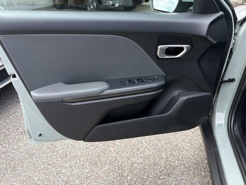 Used 2025 Kia K4 FWD image 18