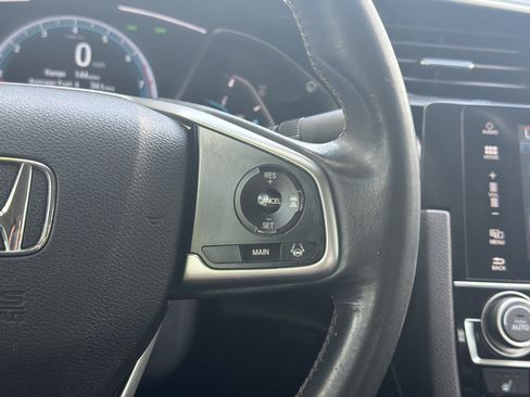Used 2017 Honda Civic Touring image 19