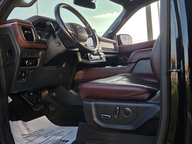 Used 2024 Ford Expedition Limited AWD/4WD image 5