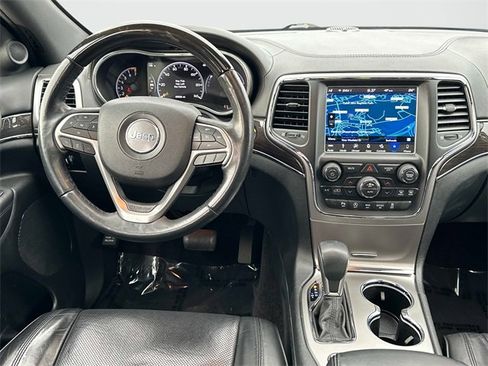 Used 2018 Jeep Grand Cherokee Overland image 2