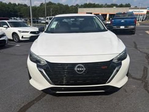 Used 2025 Nissan Sentra SR FWD image 4