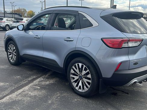 Used 2022 Ford Escape Titanium w/ Class II Trailer Tow Package image 7