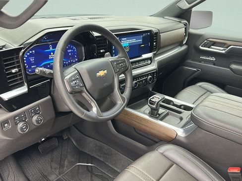 Used 2024 Chevrolet Silverado 1500 High Country w/ High Country Premium Package AWD/4WD image 14