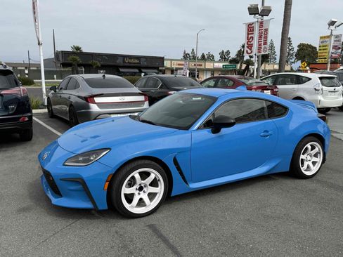 Used 2022 Toyota GR86 Premium RWD image 6