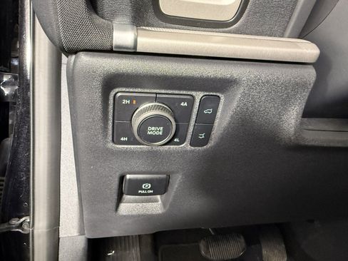 Certified 2025 Ford Expedition Active AWD/4WD image 23