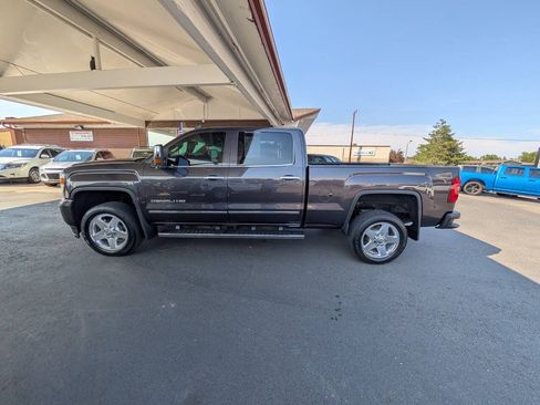 Used 2015 GMC Sierra 2500 Denali w/ Suspension Package, Off-Road AWD/4WD image 4