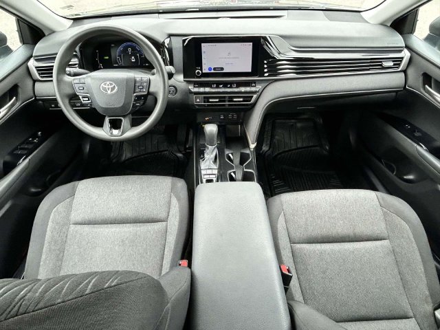 Used 2025 Toyota Camry LE FWD image 4