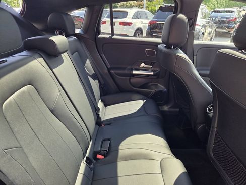 Used 2023 Mercedes-Benz GLA 250 4MATIC image 35