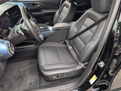 Used 2024 Chevrolet Equinox EV LT FWD image 16