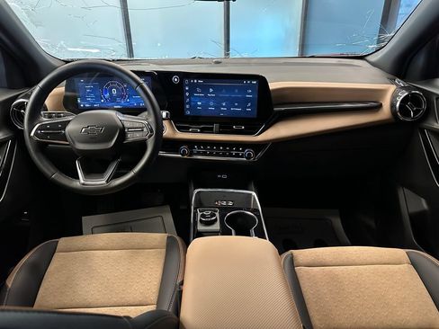Used 2025 Chevrolet Equinox ACTIV w/ Safety and Technology Package AWD/4WD image 9