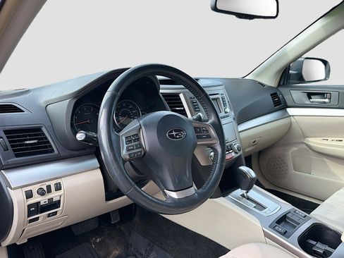 Used 2014 Subaru Outback 2.5i Premium image 3