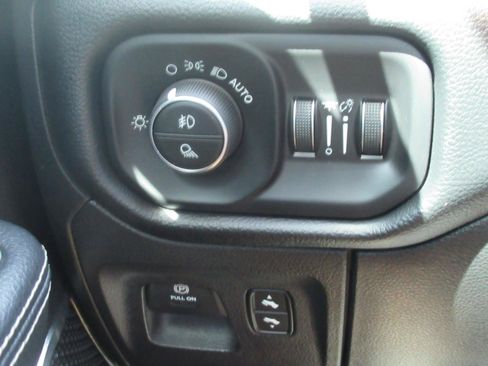 Used 2019 RAM 1500 Laramie RWD image 22