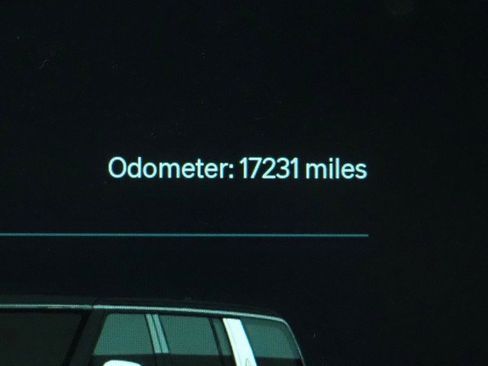 Used 2024 Rivian R1S AWD Adventure image 22