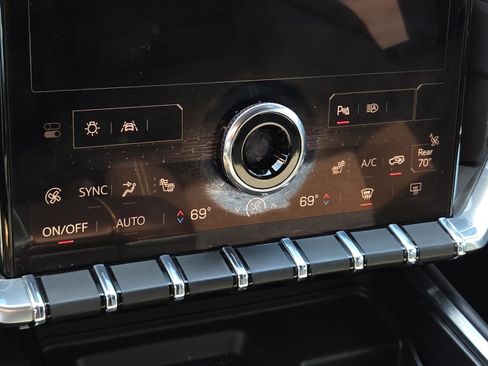 Used 2025 GMC Acadia Elevation image 24