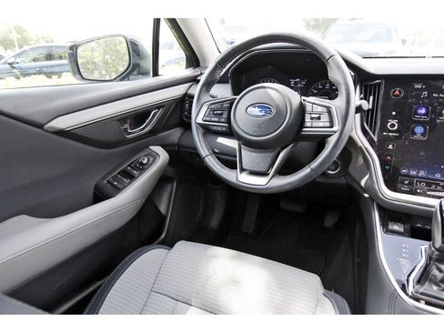 Used 2024 Subaru Outback Premium AWD/4WD image 8