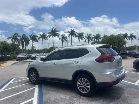 Used 2020 Nissan Rogue SV AWD/4WD image 9