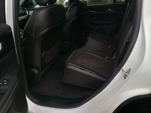 Used 2023 Jeep Grand Cherokee Altitude AWD/4WD image 20