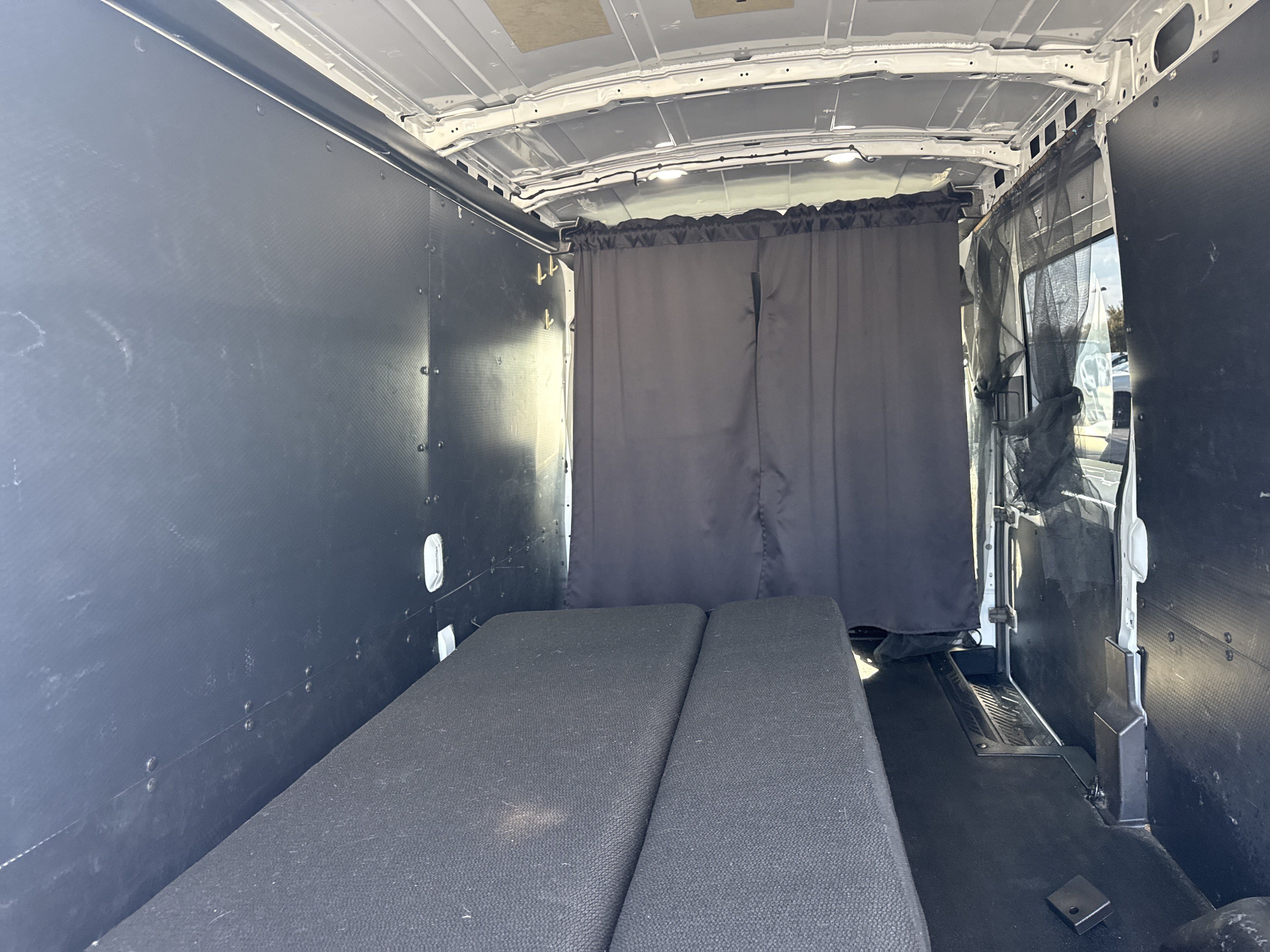 Used 2019 Ford Transit 250 148 Medium Roof RWD image 5