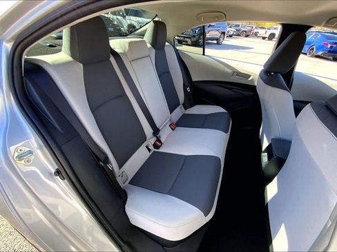 Used 2025 Toyota Corolla LE image 19