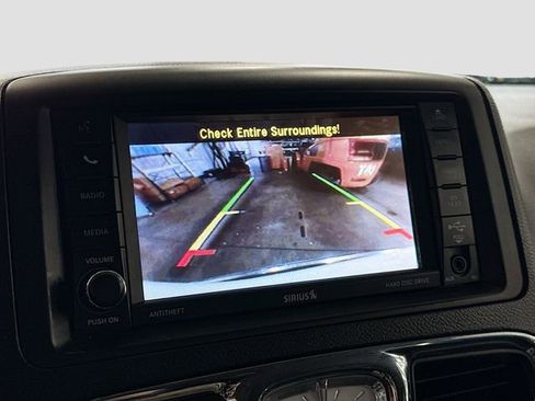 Used 2016 Chrysler Town & Country Touring w/ Driver Convenience Group image 14