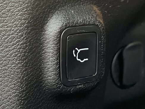 Used 2022 Jeep Cherokee Trailhawk w/ Comfort/Convenience Group image 38