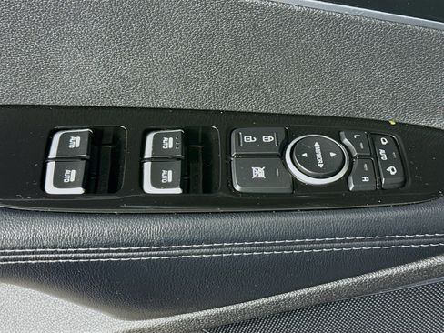 Used 2016 Kia Sorento SX image 24