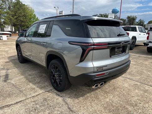New 2026 Chevrolet Traverse LT w/ Midnight/Sport Edition image 4
